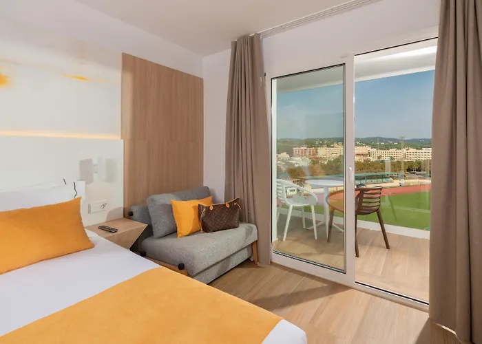 L'azure 4* Sup Hotel