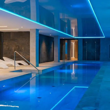 L'azure 4* Sup Hotel