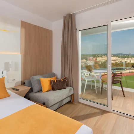 L'azure 4* Sup Hotel