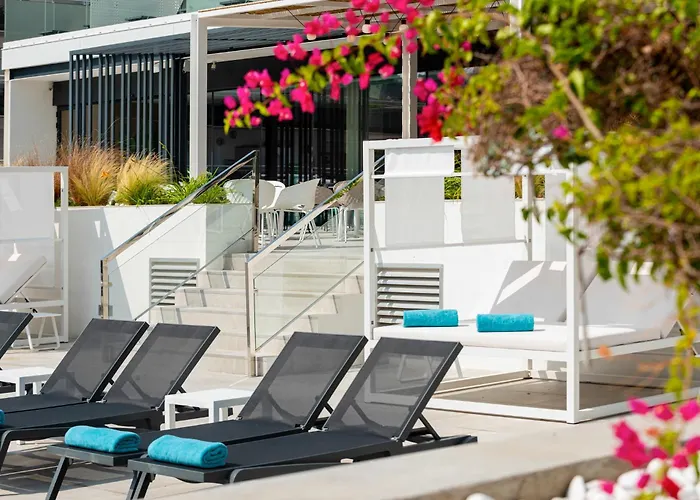 L'azure 4* Sup 4* يوريت دي مار