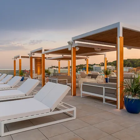 Hotell L'azure 4* Sup 4*